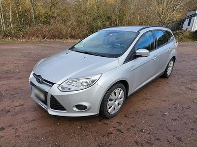 Gebraucht Ford Focus 115 PS (84 kW) 2014 Silber Kombi