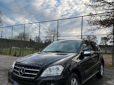 Gebraucht Mercedes ML320 224 PS (164 kW) 2008 Schwarz SUV