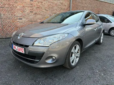Używany Renault Mégane Dynamique 110 KM (80 kW) 2011 Szary Sedan/Limuzyna