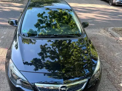 Gebraucht Opel Astra Sport 116 PS (85 kW) 2010 Schwarz Kombi