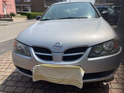 Nissan Almera