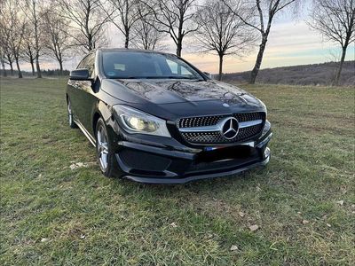 Schwarz Gebraucht 2016 Mercedes CLA200 Shooting Brake AMG line Kombi | 19.800 € (Etwas zu teuer)
