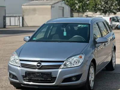Gebraucht Opel Astra 110 PS (80 kW) 2008 Grau Kombi