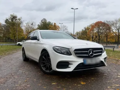 Usado Mercedes E220 AMG line 194 CV (142 kW) 2017 Blanco Familiar