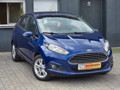 Gebraucht Ford Fiesta SYNC Edition 80 PS (58 kW) 2015 Blau Kleinwagen