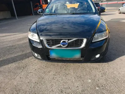 Gebraucht Volvo V50 114 PS (83 kW) 2011 Schwarz Kombi