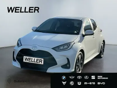 Neu Toyota Yaris Hybrid 116 PS (85 kW) 2025 Weiss Kleinwagen