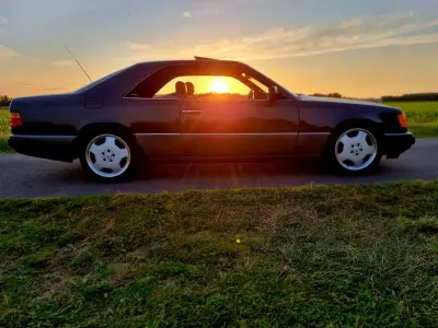 Gebraucht Mercedes 230 132 PS (97 kW) 1991 Schwarz Coupé