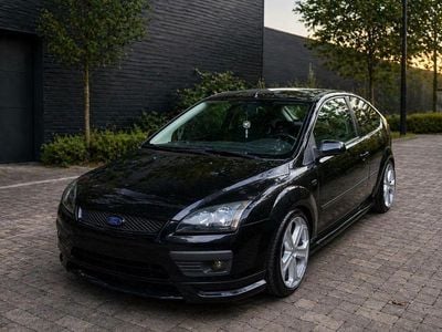 Usata Ford Focus Sport 145 CV (106 kW) 2006 Blu Berlina