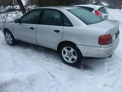 Silber Gebraucht 1995 Audi A4 Limousine | 1.499 €