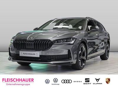 Neu Skoda Superb SportLine 150 PS (110 kW) 2026 Grau Kombi