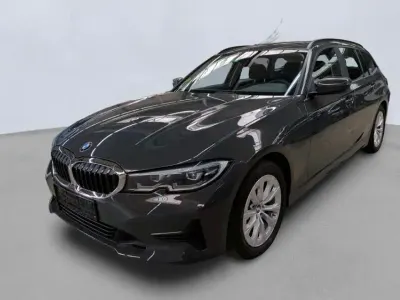 Gebraucht BMW 320 190 PS (139 kW) 2021 Grau Limousine