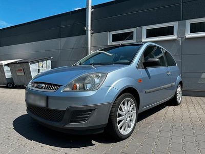 Gebraucht Ford Fiesta 80 PS (58 kW) 2006 Blau Kleinwagen