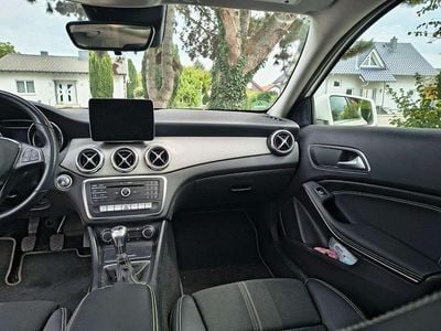 Mercedes GLA180