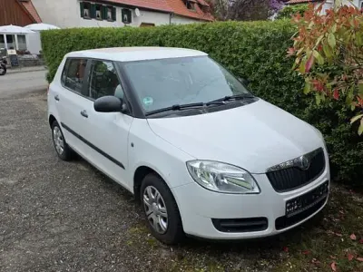 Gebraucht Skoda Fabia 60 PS (44 kW) 2010 Weiß Limousine