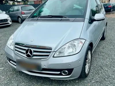 Gebraucht Mercedes A180 116 PS (85 kW) 2011 Silber Kleinwagen