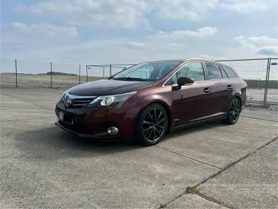 Gebraucht Toyota Avensis T2 123 PS (90 kW) 2012 Kombi