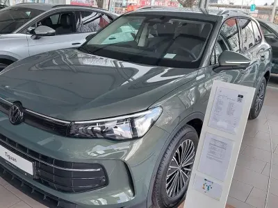 Neu VW Tiguan 150 PS (110 kW) 2026 Grün SUV