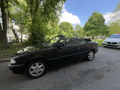 Gebraucht Opel Astra Cabriolet Edition 75 PS (55 kW) 1996 Schwarz Cabrio
