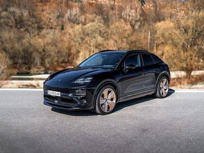 Gebraucht Porsche Macan Turbo 430 kW (585 PS) 2024 Schwarz SUV