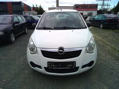 Gebraucht Opel Agila Basis 65 PS (47 kW) 2009 Weiß Kleinwagen