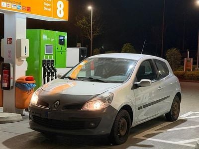 Usata Renault Clio III 75 CV (55 kW) 2008 Argento Utilitaria