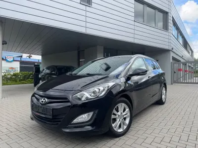 Gebraucht Hyundai i30 99 PS (72 kW) 2012 Schwarz Kombi