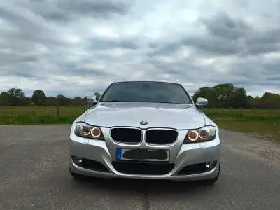 Gebraucht BMW 325 Comfort Edition 218 PS (160 kW) 2010 Silber Limousine