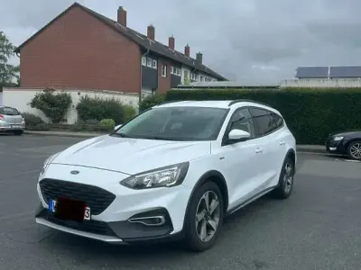 Gebraucht Ford Focus Active 120 PS (88 kW) 2019 Weiß Limousine