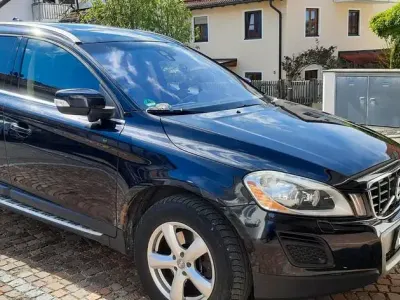 Usado Volvo XC60 205 HP (150 kW) 2011 Preto SUV