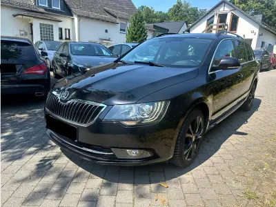 Gebraucht Skoda Superb Exclusive 170 PS (125 kW) 2015 Schwarz Kombi