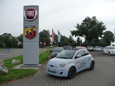 gebraucht Fiat 500e by Bocelli | Himmelblau | inkl. Easy Wallbox