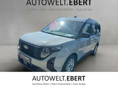 Neu Ford Tourneo Courier Titanium 125 PS (91 kW) 2026 Cactusgrau Van / Kleinbus