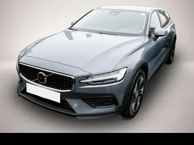 Gebraucht Volvo V60 CC Plus 197 PS (144 kW) 2023 Manufacturer Kombi