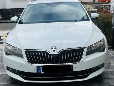 Gebraucht Skoda Superb Ambition 120 PS (88 kW) 2018 Weiß Kombi