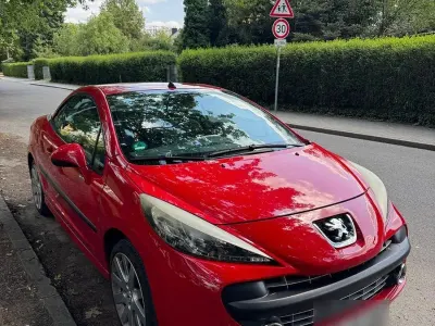 Gebraucht Peugeot 207 CC 120 PS (88 kW) 2008 Rot Cabrio