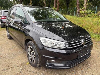 Schwarz Gebraucht 2019 VW Touran Join Van / Kleinbus | 19.999 € (Fairer Preis)