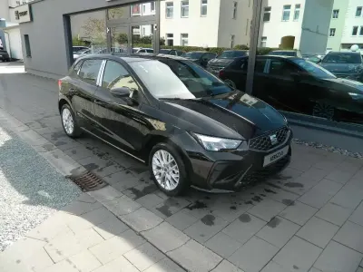 Neu Seat Ibiza 95 PS (69 kW) 2026 Midnight schwarz metallic Kleinwagen