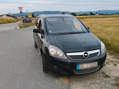 Gebraucht Opel Zafira 102 PS (75 kW) 2010 Schwarz Van / Kleinbus