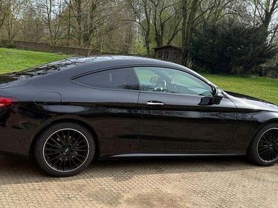 Second-hand Mercedes C200 AMG line 185 CP (136 kW) 2018 Negru Coupe