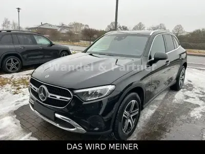 Gebraucht Mercedes GLC300de 197 PS (144 kW) 2023 Schwarz Limousine