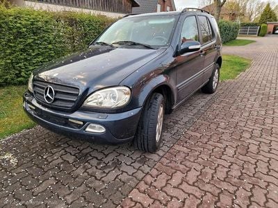 Usata Mercedes ML270 163 CV (119 kW) 2004 Nero SUV
