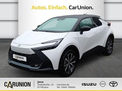 Neu Toyota C-HR Team 152 PS (111 kW) 2025 Platinum white pearl mc (089)/ black (202) SUV