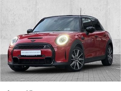 Rot Gebraucht 2022 Mini Cooper S Clubman Untold Edition Kombi | 28.690 € (Fairer Preis)