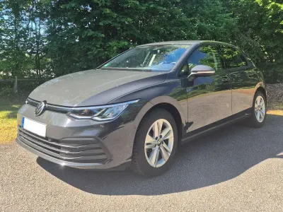 Gebraucht VW Golf VIII Life 110 PS (80 kW) 2020 Grau Limousine