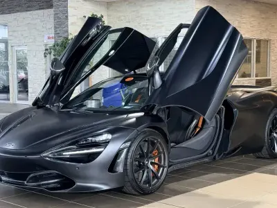 Gebraucht McLaren 720S 721 PS (530 kW) 2023 Schwarz onyx black Coupé