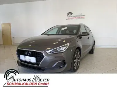 Gebraucht Hyundai i30 Premium 136 PS (100 kW) 2019 Braun Kombi