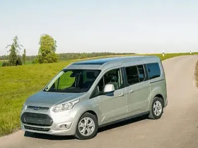 Usata Ford Tourneo Connect Titanium 120 CV (88 kW) 2015 Argento Monovolume