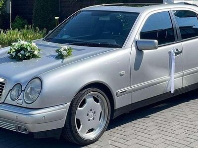 Gebraucht Mercedes E240 Avantgarde 170 PS (125 kW) 1998 Silber Limousine