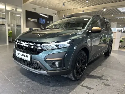 Neu Dacia Jogger Extreme 122 PS (89 kW) 2025 Terracottabraun metallic Van / Kleinbus